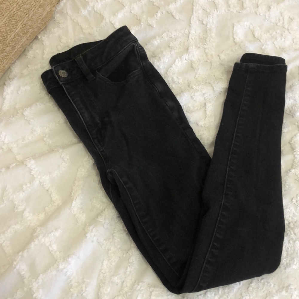 AE Super High Rise Black Jeans!